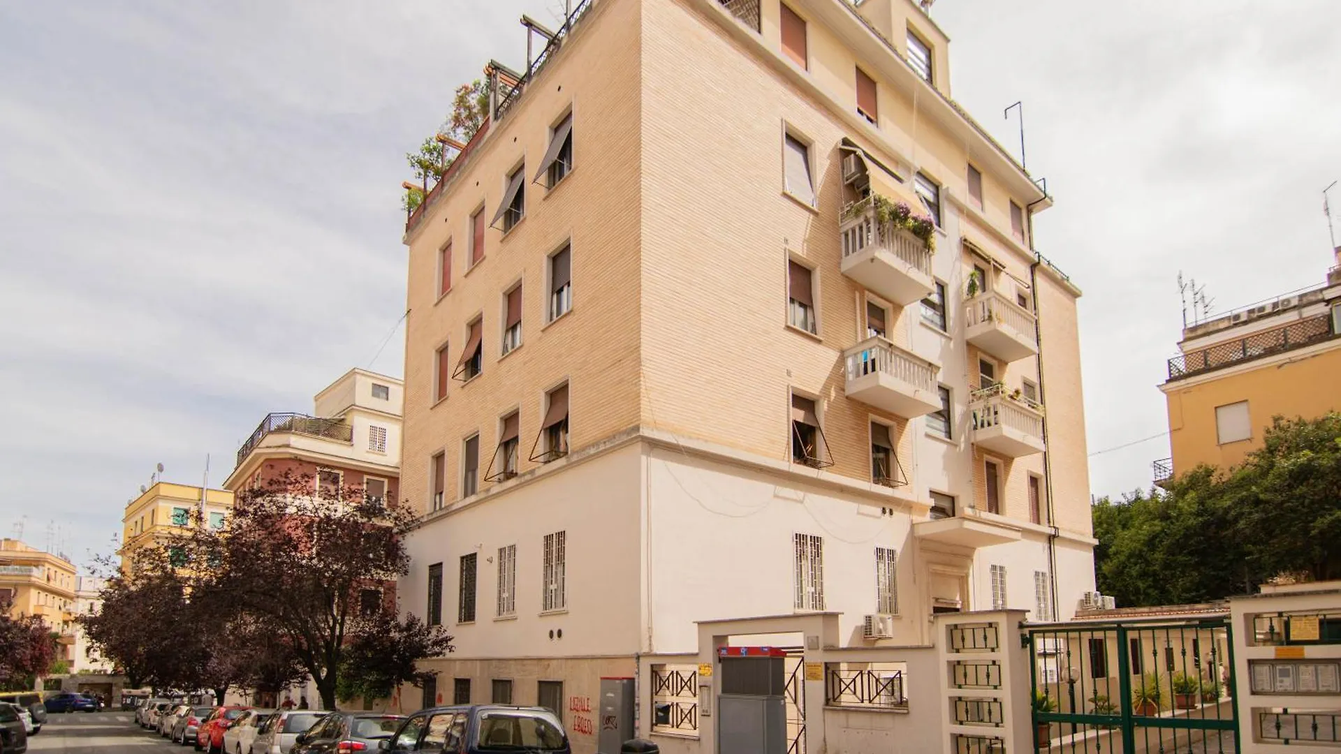 Domus Eroi Apartment Rome Italy
